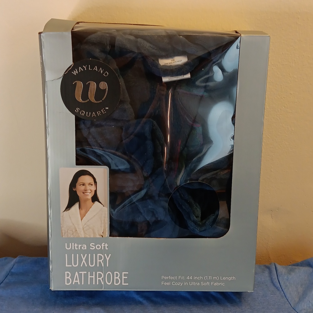 NWOT Luxury Robe in Blue. Never Used. From CVS. Great Gift!